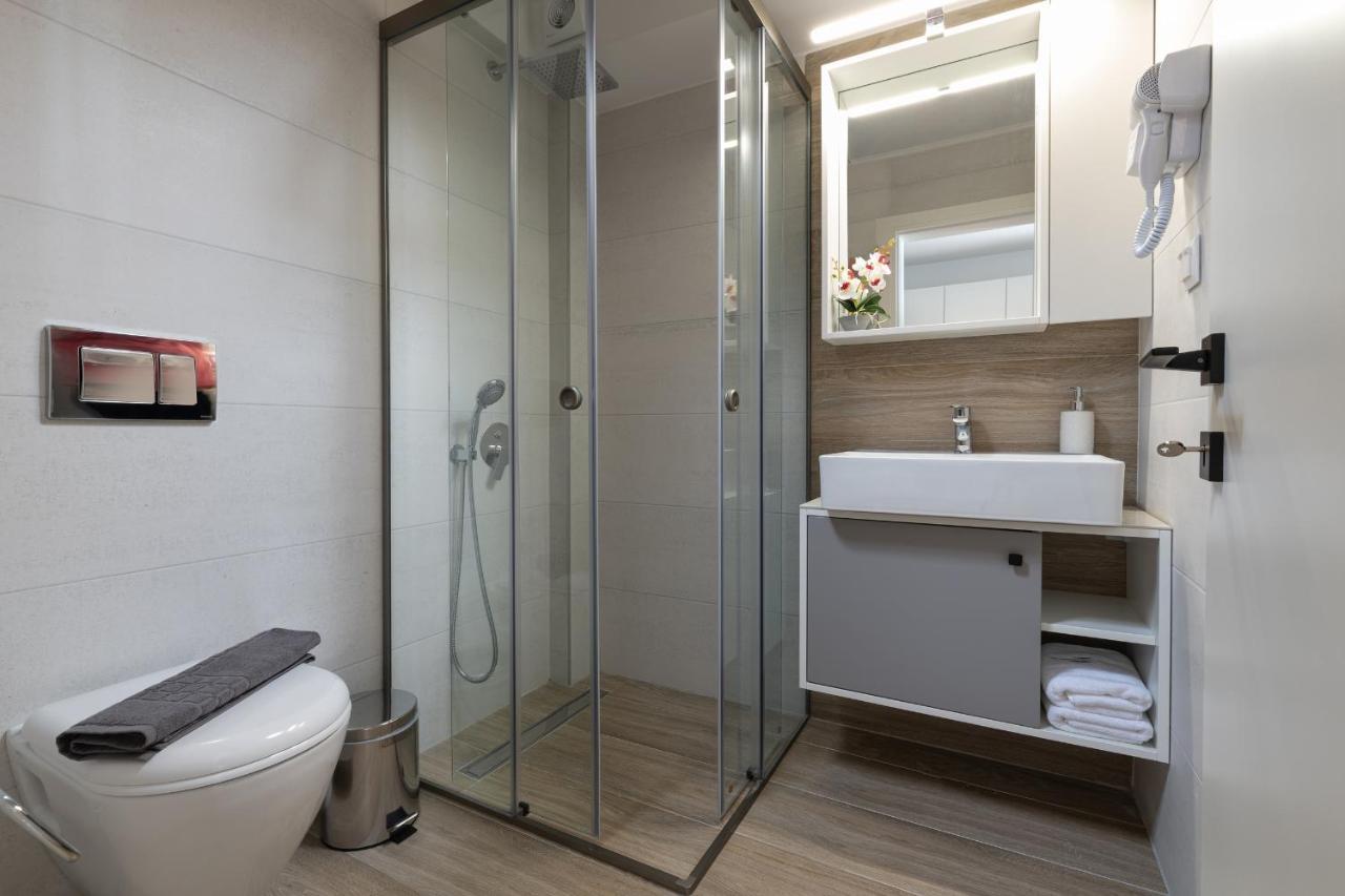 Sky Luxury Suites ซาร์ตี ภายนอก รูปภาพ