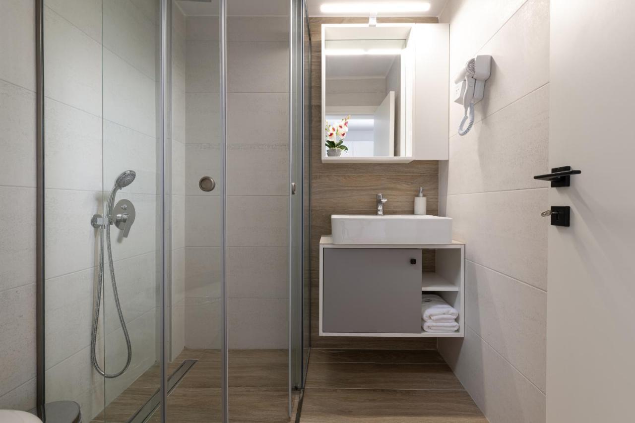 Sky Luxury Suites ซาร์ตี ภายนอก รูปภาพ